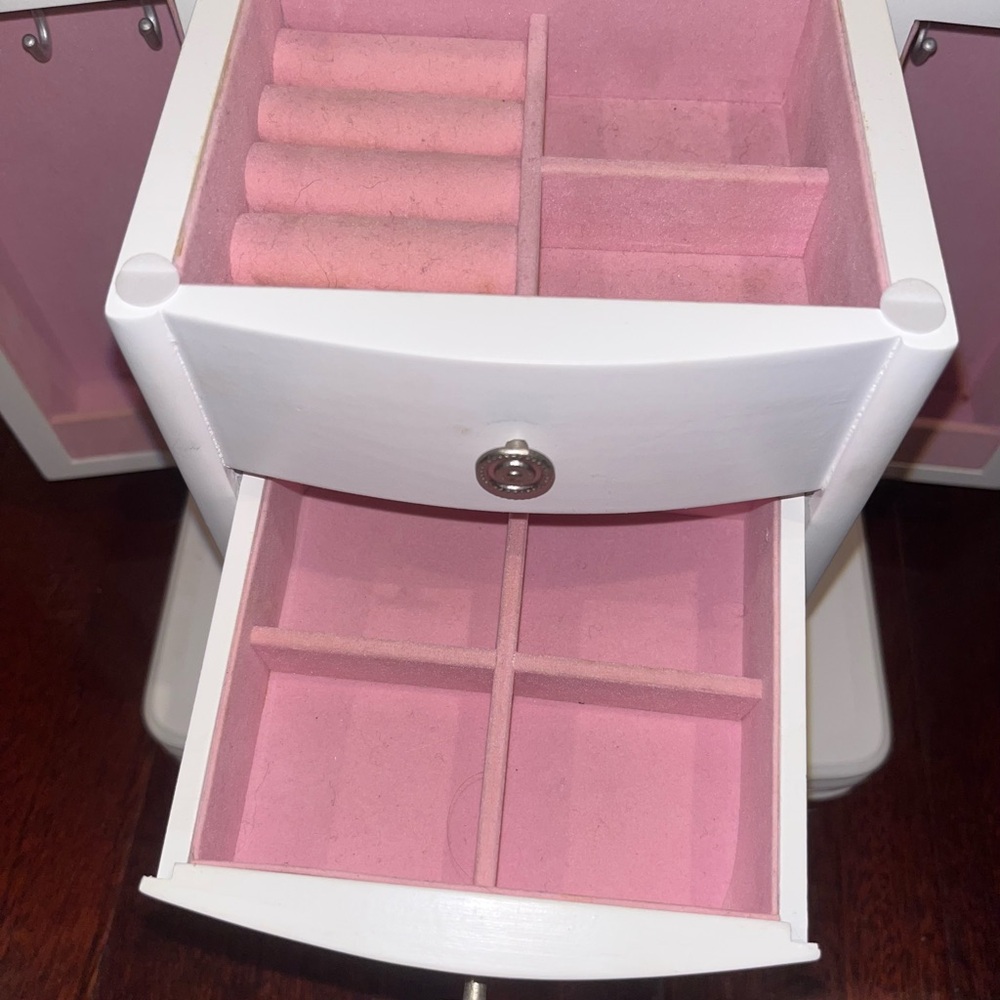 White Jewelry Box - Picture 4 of 11